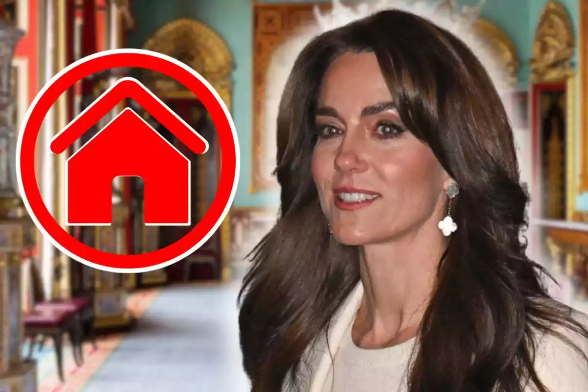 Dona de cabell llarg i fosc amb arracades clares en un interior elegant al costat d’una icona vermella de casa dins d’un cercle