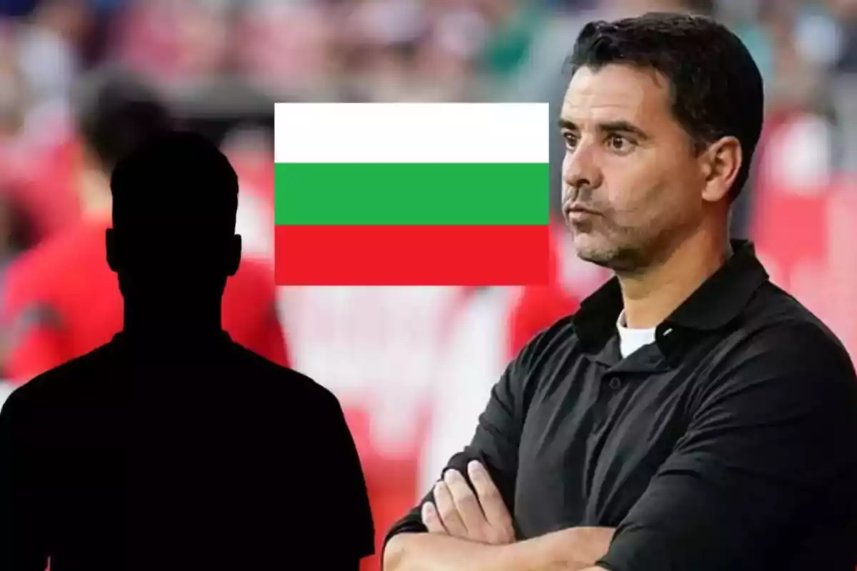 Entrenador de futbol amb els braços creuats al costat d’una silueta negra i la bandera de Bulgària de fons