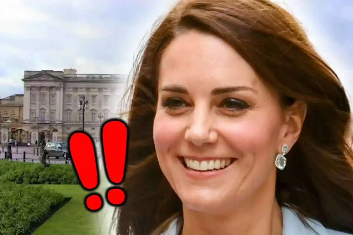 Kate Middleton somrient en primer pla amb un edifici històric al fons i dos signes d’exclamació vermells grans a l’esquerra.