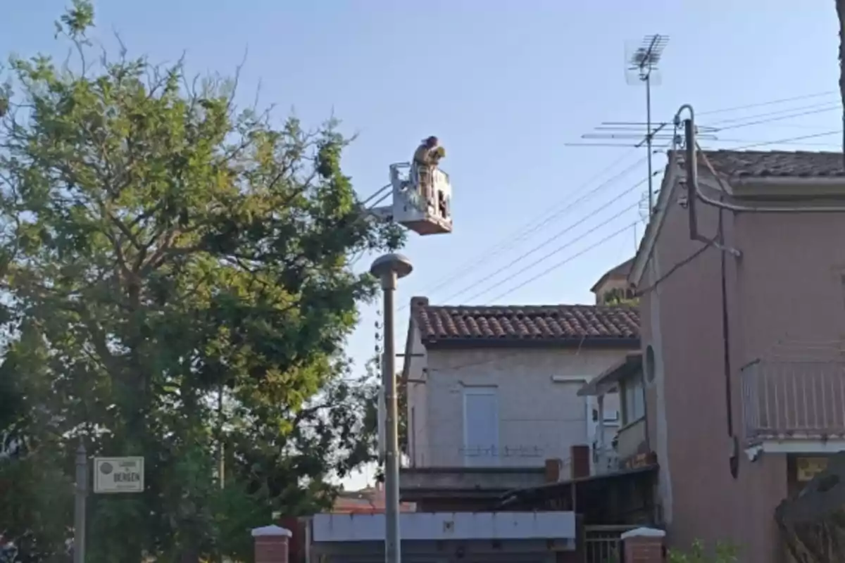 Los Bomberos en el lugar de los hechos Los Bomberos en el lugar de los hechos