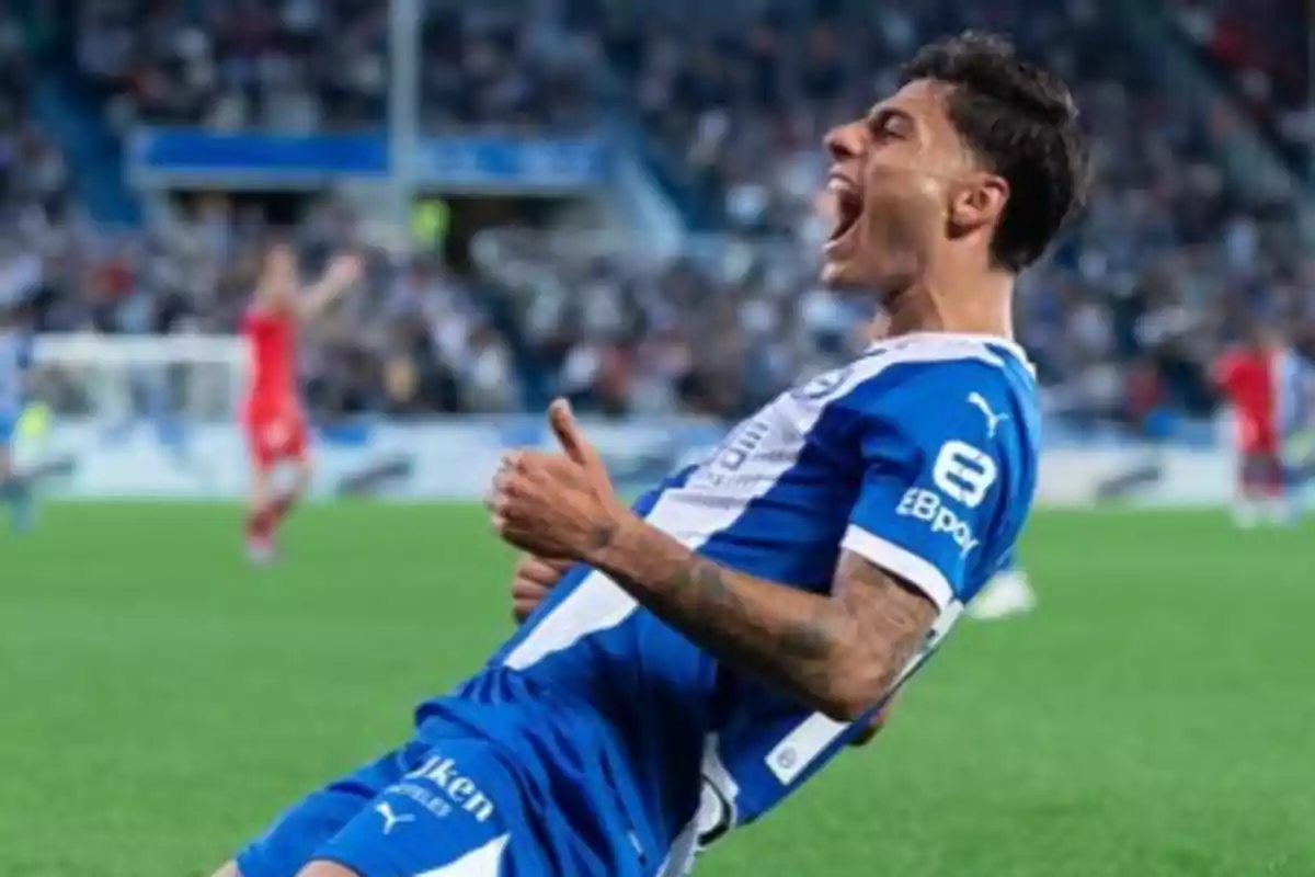 Carlos Martín with Alavés last season Carlos Martín with Alavés last season