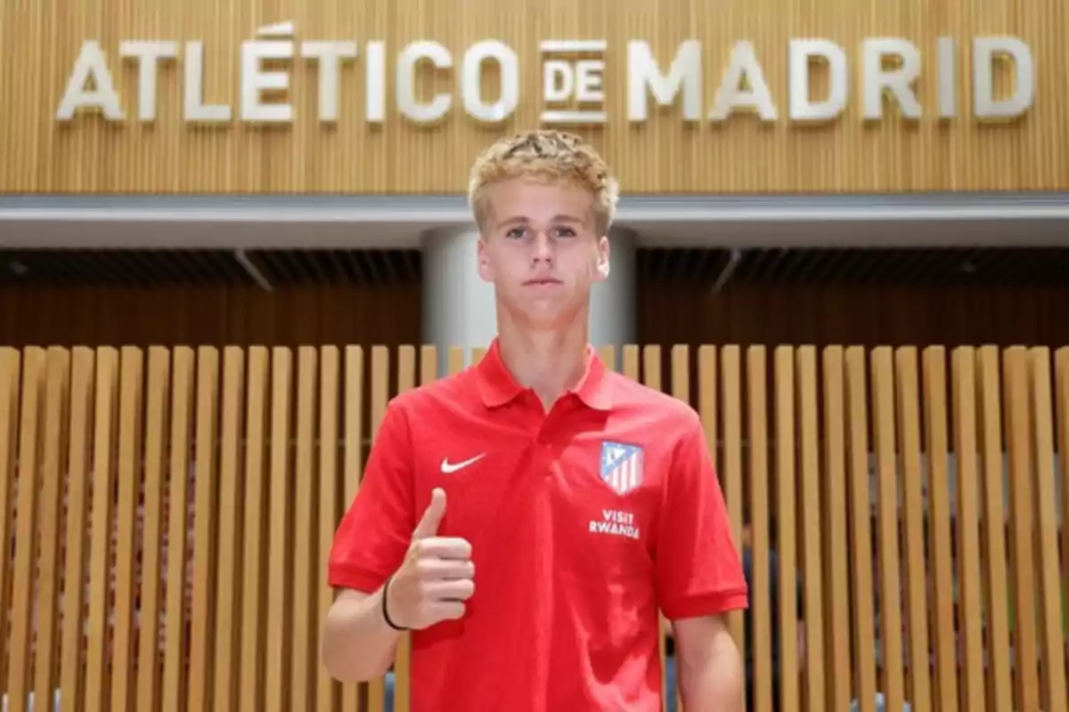 Daniel Fritzgerald en su presentación con el Atlético de Madrid Daniel Fritzgerald en su presentación con el Atlético de Madrid