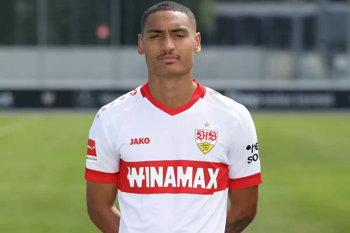 Enzo Millot amb l'Stuttgart Enzo Millot amb l'Stuttgart