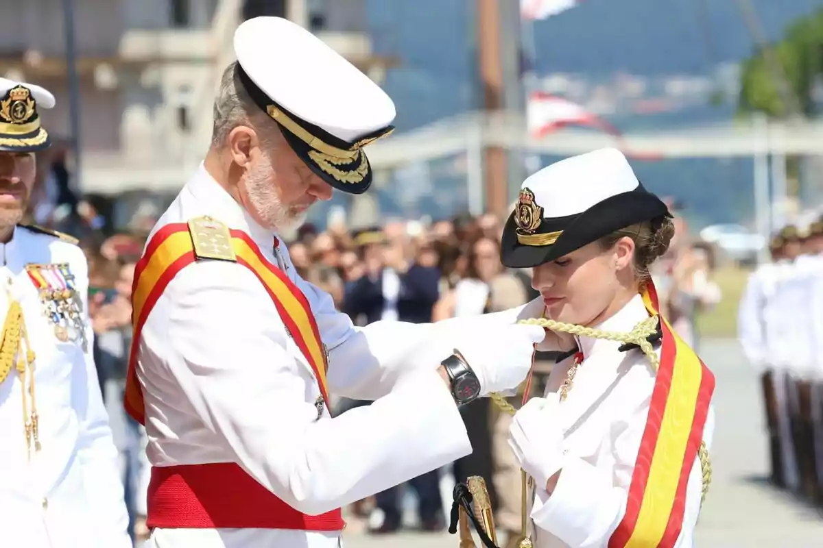 King Felipe VI bestows upon Her Royal Highness the Princess of Asturias the Grand Cross of Naval Merit with white insignia, on July 16, 2025, in Marín, Pontevedra. King Felipe VI bestows upon Her Royal Highness the Princess of Asturias the Grand Cross of Naval Merit with white insignia, on July 16, 2025, in Marín, Pontevedra.