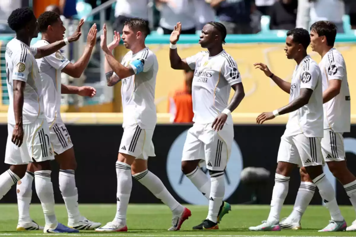 Real Madrid players celebrating the only goal of the match against Juve in the World Cup