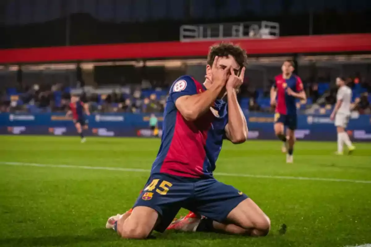 Jan Virgili celebrant un gol amb el Barça Atlètic Jan Virgili celebrant un gol amb el Barça Atlètic