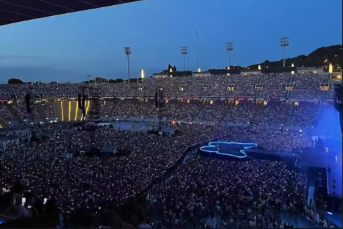 This is what the Estadi Olímpic looked like at Aitana’s concert last night. This is what the Estadi Olímpic looked like at Aitana’s concert last night.