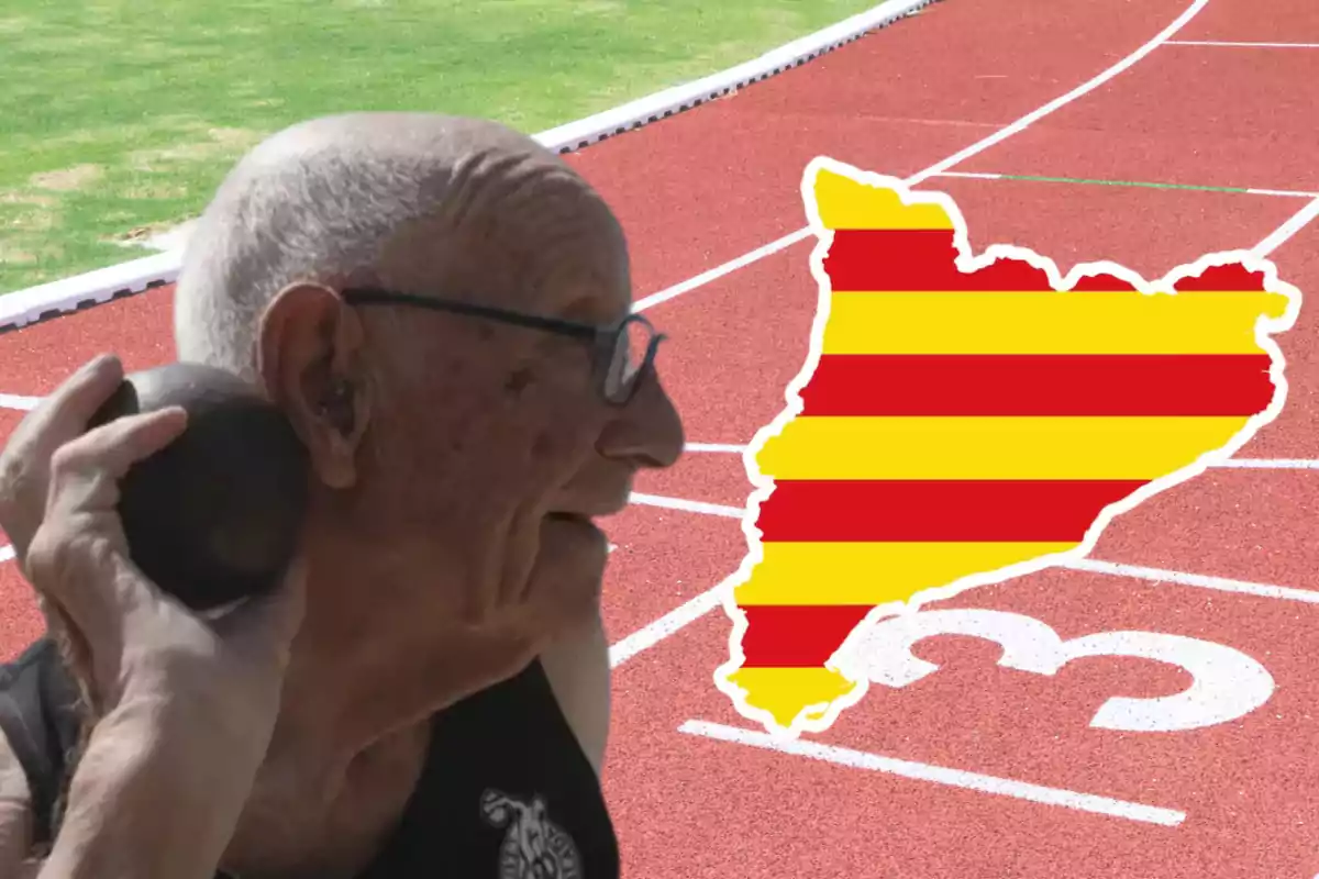Hombre mayor lanzando una bala en una pista de atletismo con la silueta de Cataluña decorada con franjas rojas y amarillas al fondo Hombre mayor lanzando una bala en una pista de atletismo con la silueta de Cataluña decorada con franjas rojas y amarillas al fondo