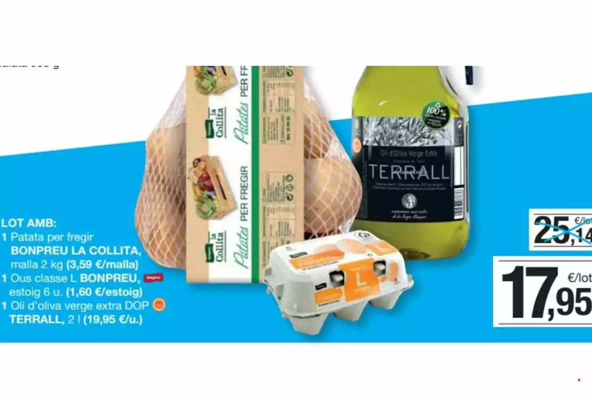 Paquete de patatas para freír en malla, una botella de aceite de oliva virgen extra y una caja de huevos tamaño grande sobre un fondo azul con el precio destacado Paquete de patatas para freír en malla, una botella de aceite de oliva virgen extra y una caja de huevos tamaño grande sobre un fondo azul con el precio destacado