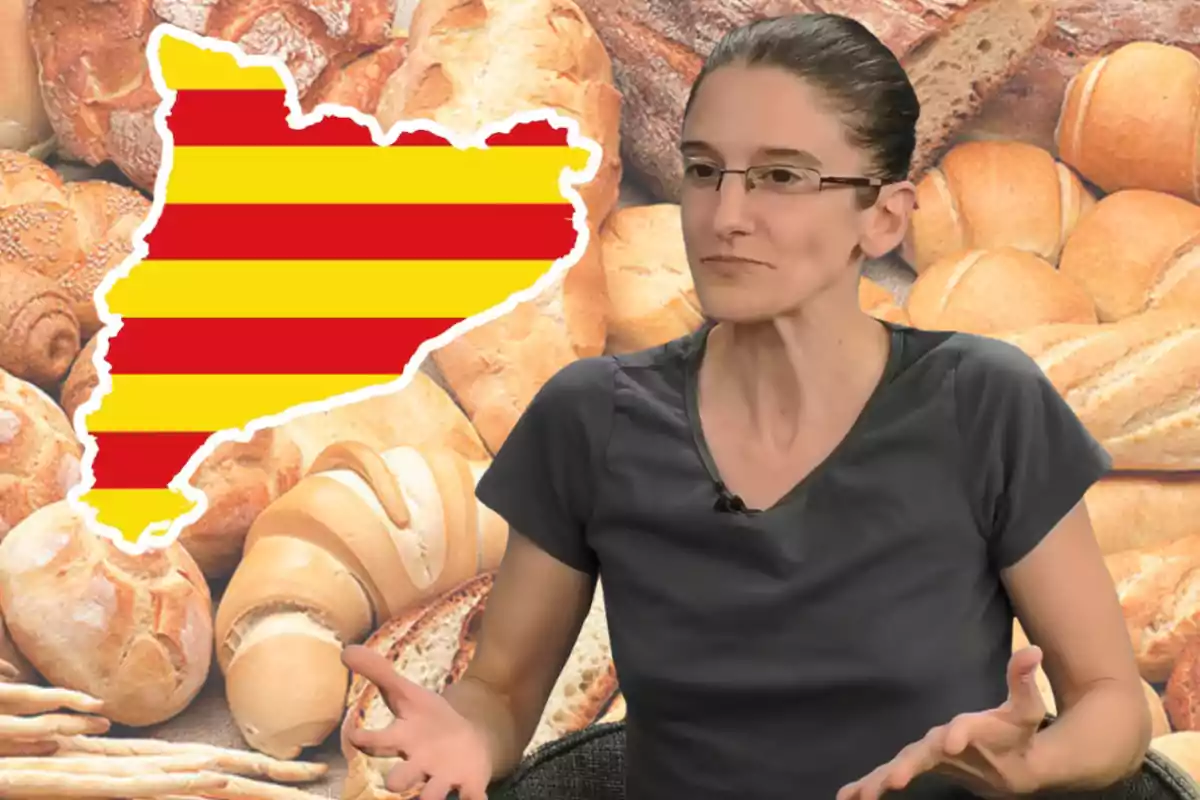 Dona amb ulleres parlant davant d’un fons de pans variats i la silueta de Catalunya amb els colors de la bandera catalana