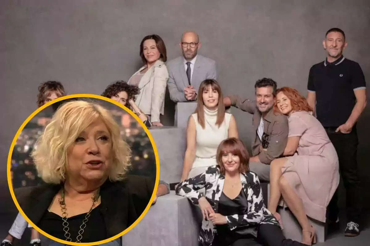 Grup de persones posant per a una foto amb fons gris i un requadre groc que mostra una dona rossa parlant