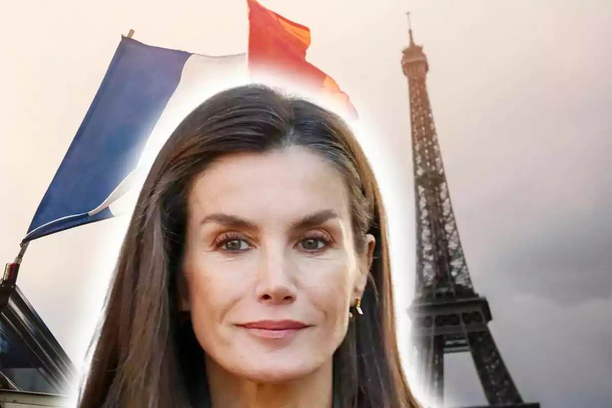 Muntatge de fotos amb la reina Letícia Ortiz en primer pla amb la Torre Eiffel i una bandera de França al fons.
