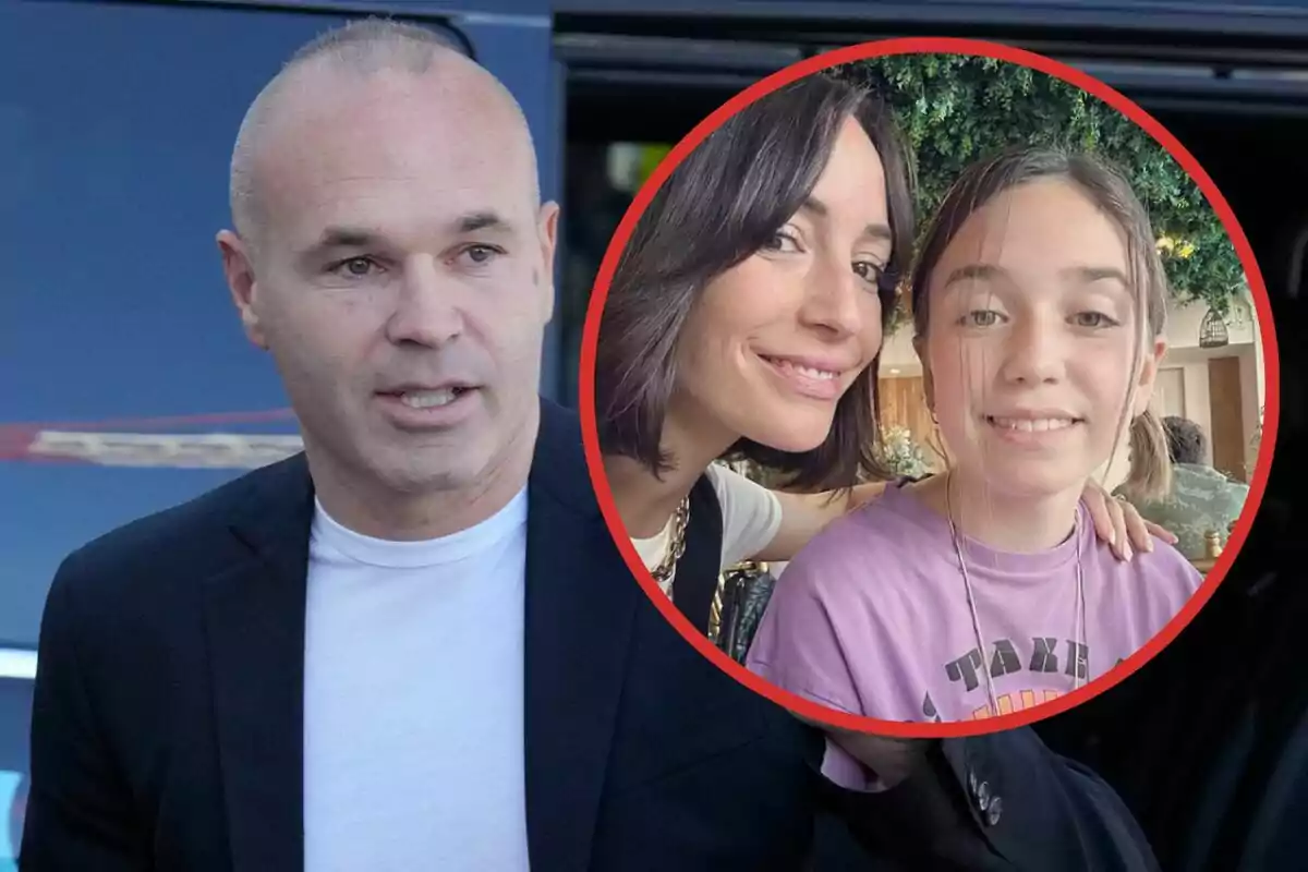 Hombre de cabello corto y canoso con camiseta blanca y saco oscuro, al fondo un círculo rojo muestra a dos mujeres sonriendo, una de cabello corto y otra más joven con camiseta lila.