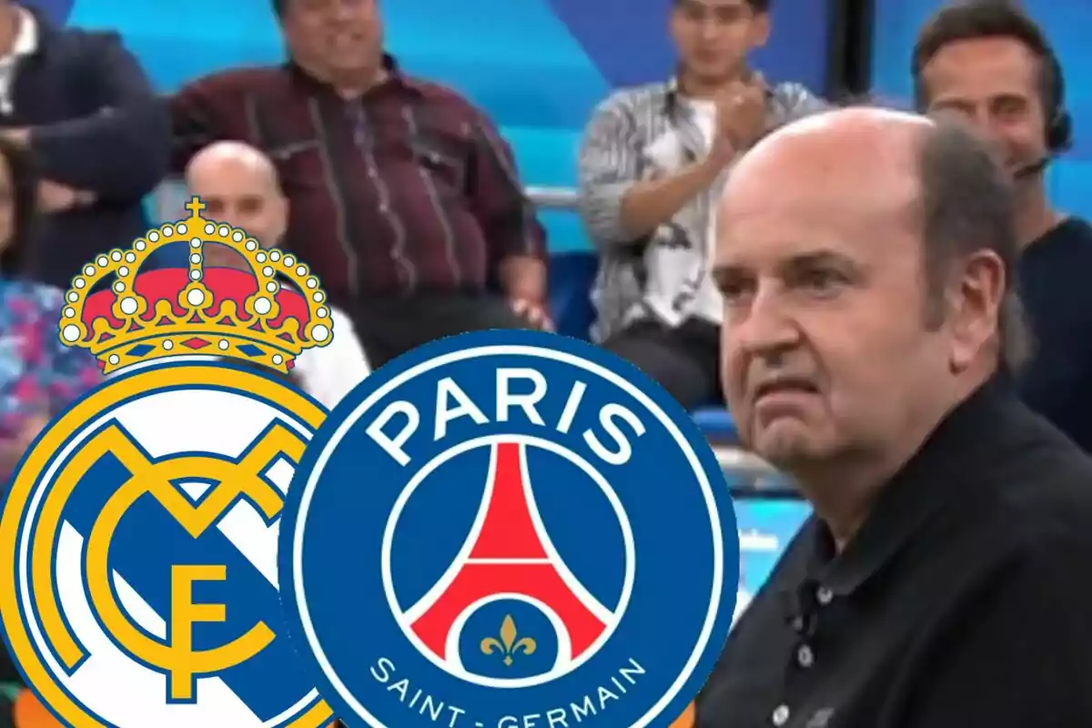 Home amb expressió de disgust en un programa de televisió amb els escuts del Reial Madrid i del PSG en primer pla