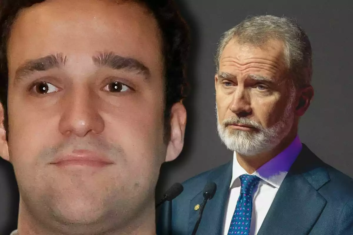 Froilán i Felip VI apareixen a la imatge, un de més jove en primer pla amb expressió seriosa i l’altre més gran amb barba i vestit al fons, tots dos mirant cap endavant.