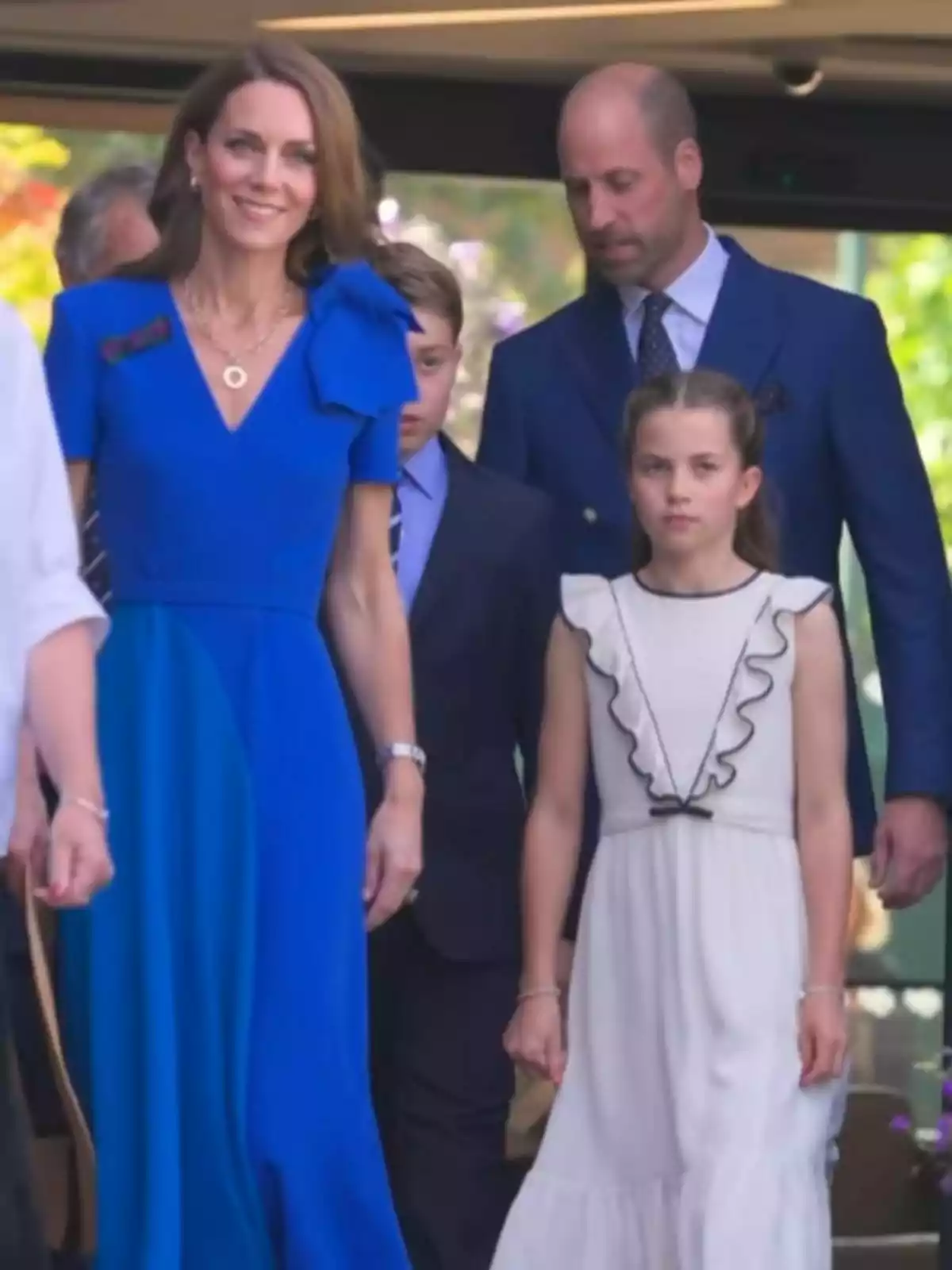 La princesa Charlotte, el príncipe George, Kate Middleton y el príncipe Guillermo en Wimbledon. La princesa Charlotte, el príncipe George, Kate Middleton y el príncipe Guillermo en Wimbledon.