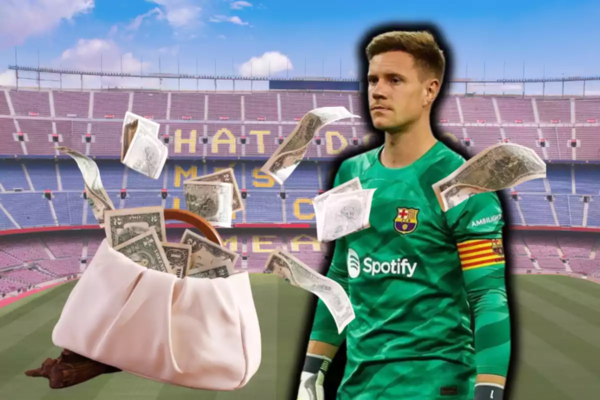 Un porter del Barcelona amb bitllets sortint d’una bossa en un estadi de futbol