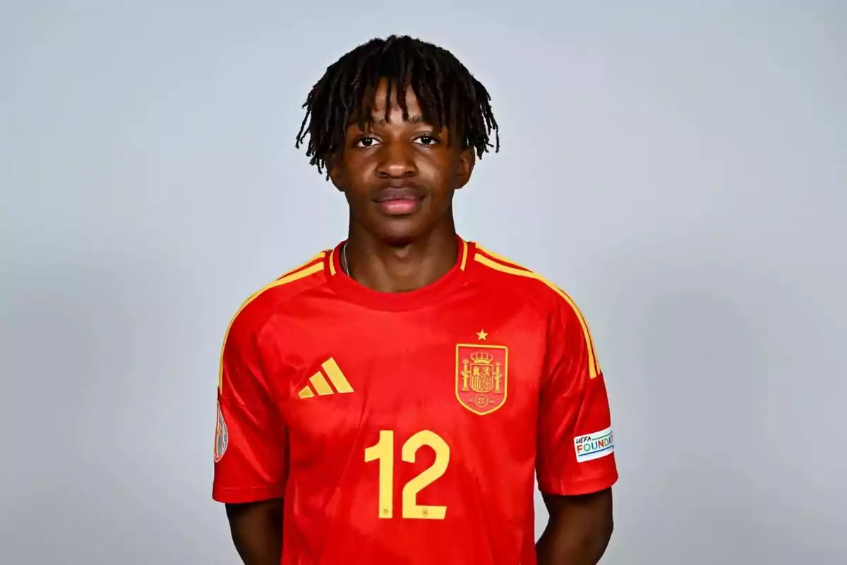 Buba Sangaré amb les categories inferiors de la selecció espanyola Buba Sangaré amb les categories inferiors de la selecció espanyola
