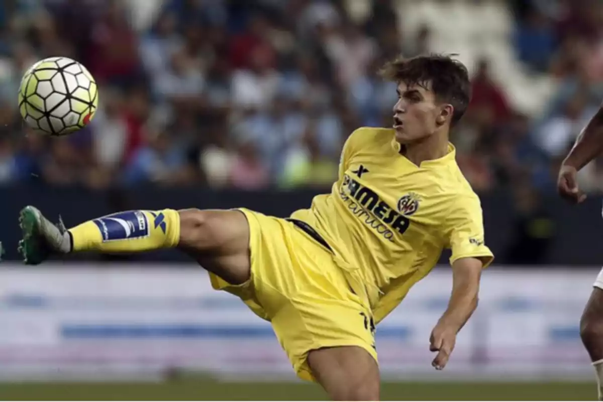 Denis Suárez en un partido con el Villarreal Denis Suárez en un partido con el Villarreal