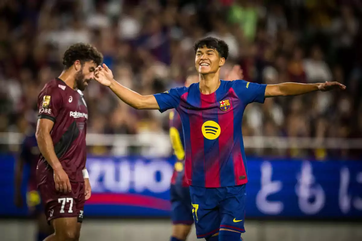 Dro celebra el seu gol en el seu debut amb el primer equip del Barça Dro celebra el seu gol en el seu debut amb el primer equip del Barça