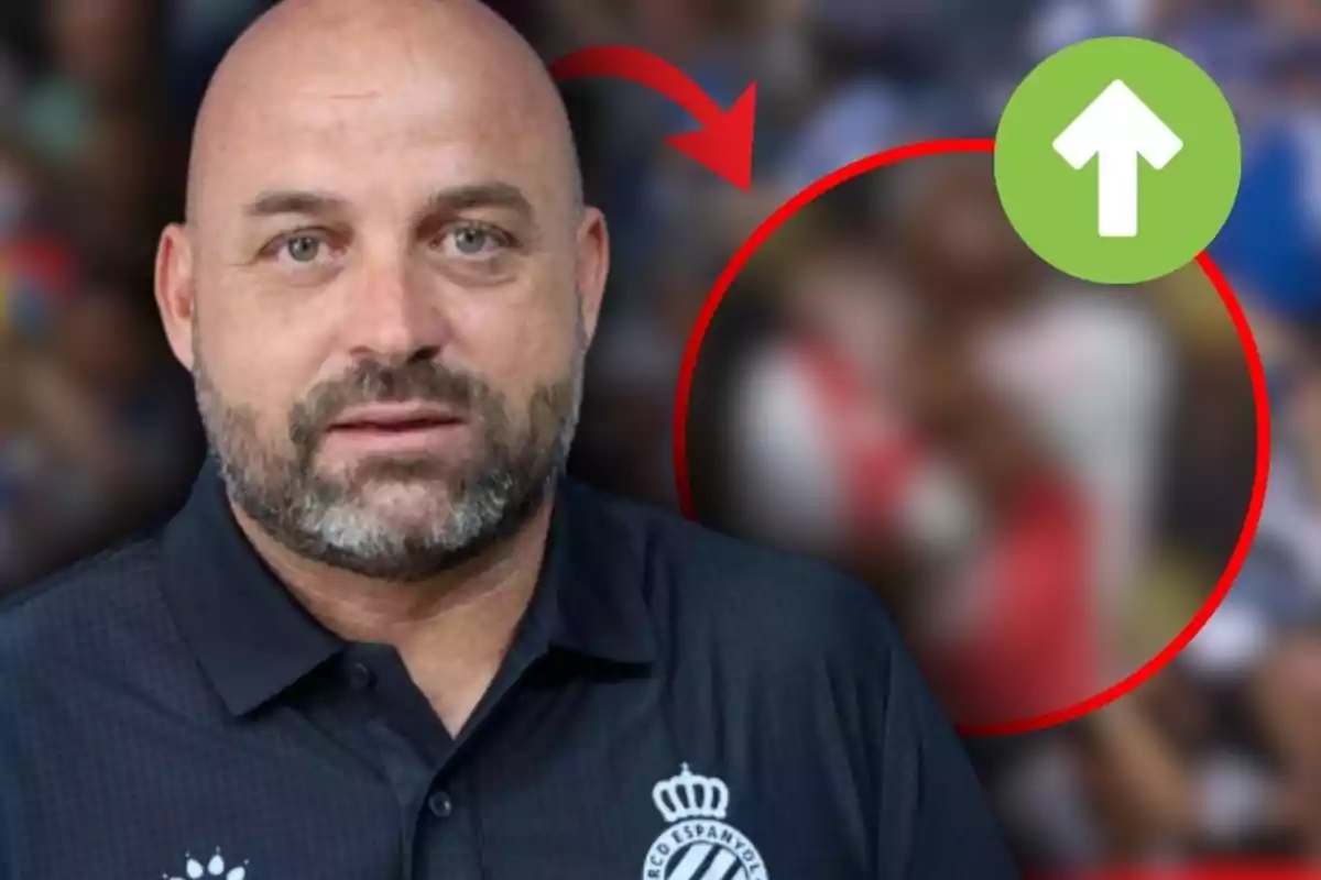 Home calb amb barba i samarreta fosca de l’RCD Espanyol en primer pla amb fons desenfocat i un cercle vermell amb fletxa i fletxa verda assenyalant alguna cosa al fons