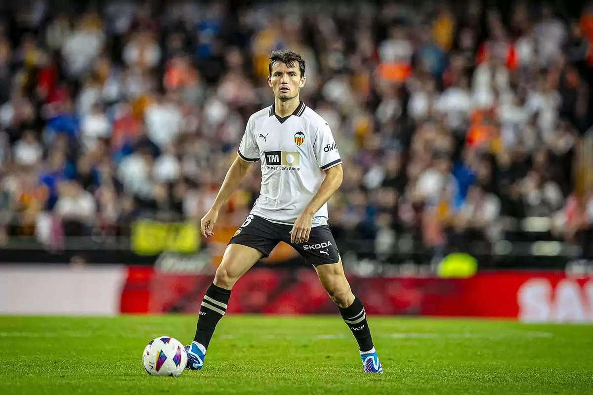 Hugo Guillamón en un partit amb el València Hugo Guillamón en un partit amb el València
