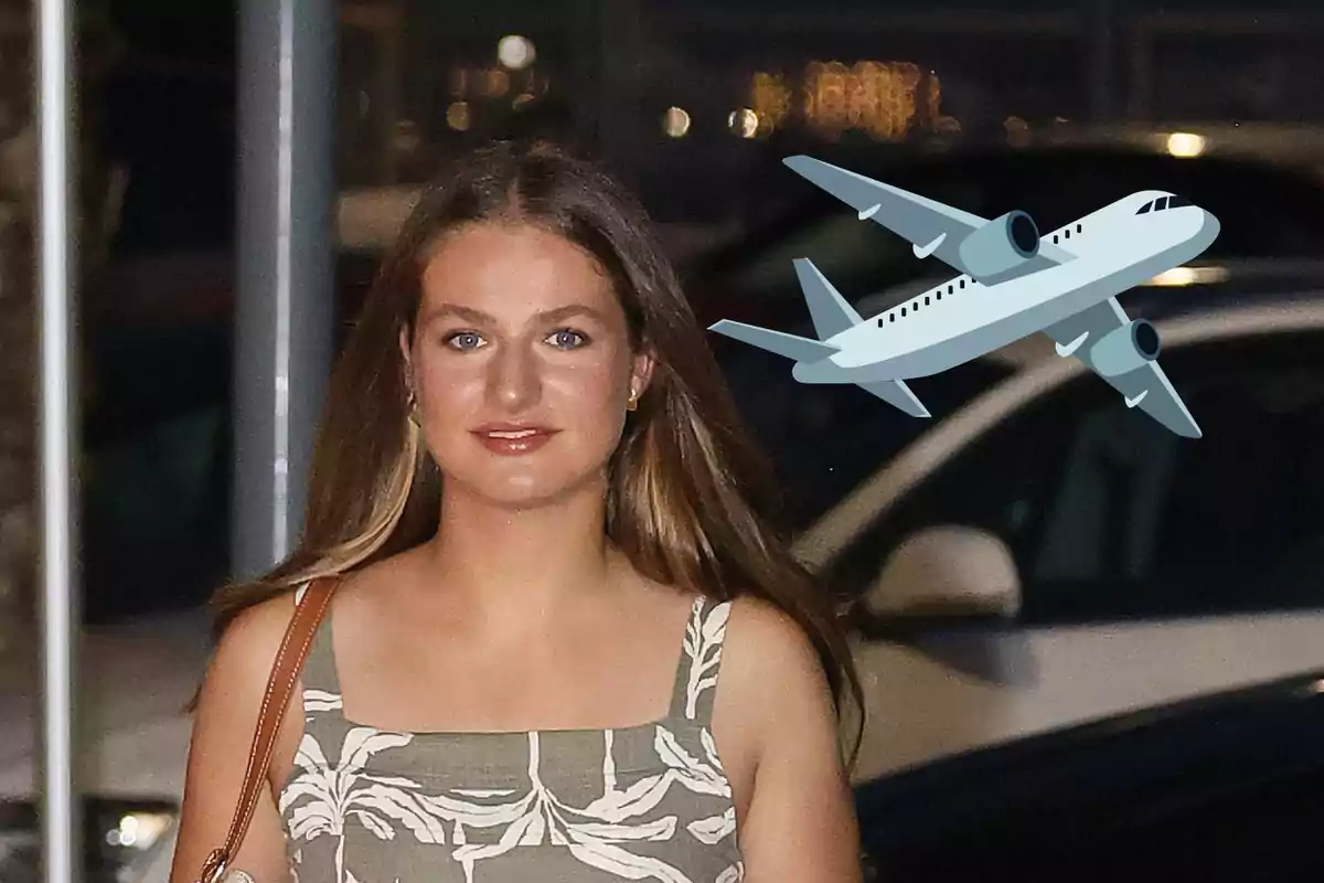 Jove amb vestit estampat i un dibuix d’avió sobre un fons urbà nocturn