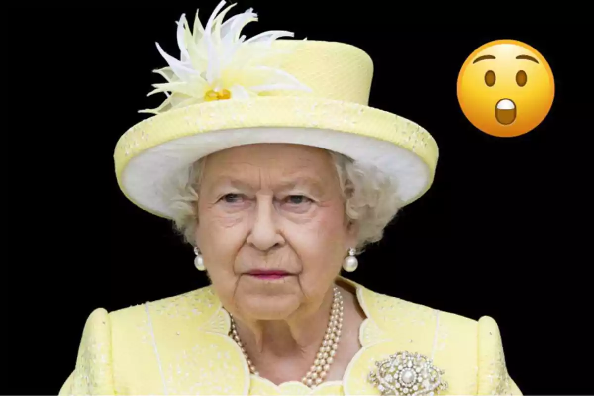 Isabel II mayor con sombrero amarillo elegante y emoji de sorpresa en el fondo negro
