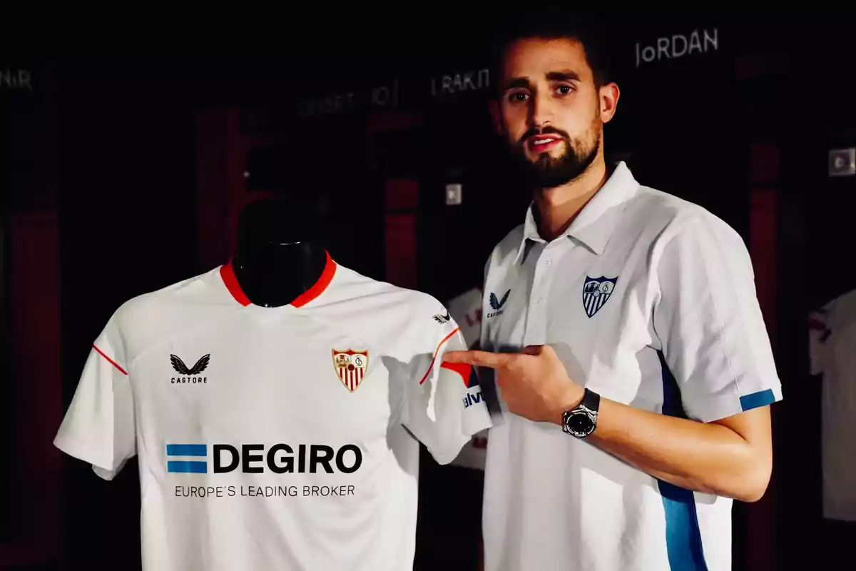 Januzaj con el Sevilla Januzaj con el Sevilla