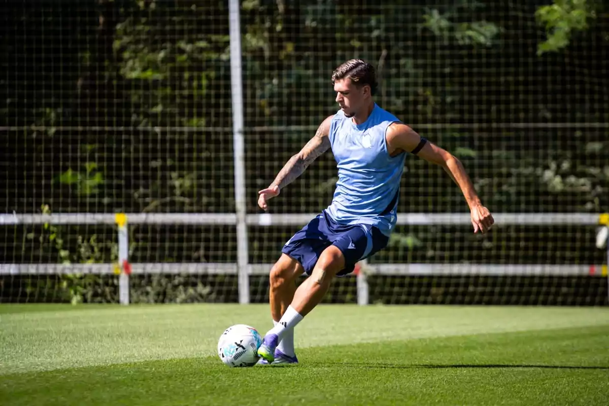 Javi López en un entrenament Javi López en un entrenament