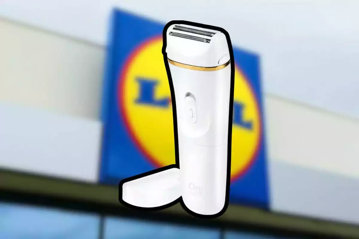 White Cien Beauty electric epilator in front of a blurry Lidl store sign White Cien Beauty electric epilator in front of a blurry Lidl store sign