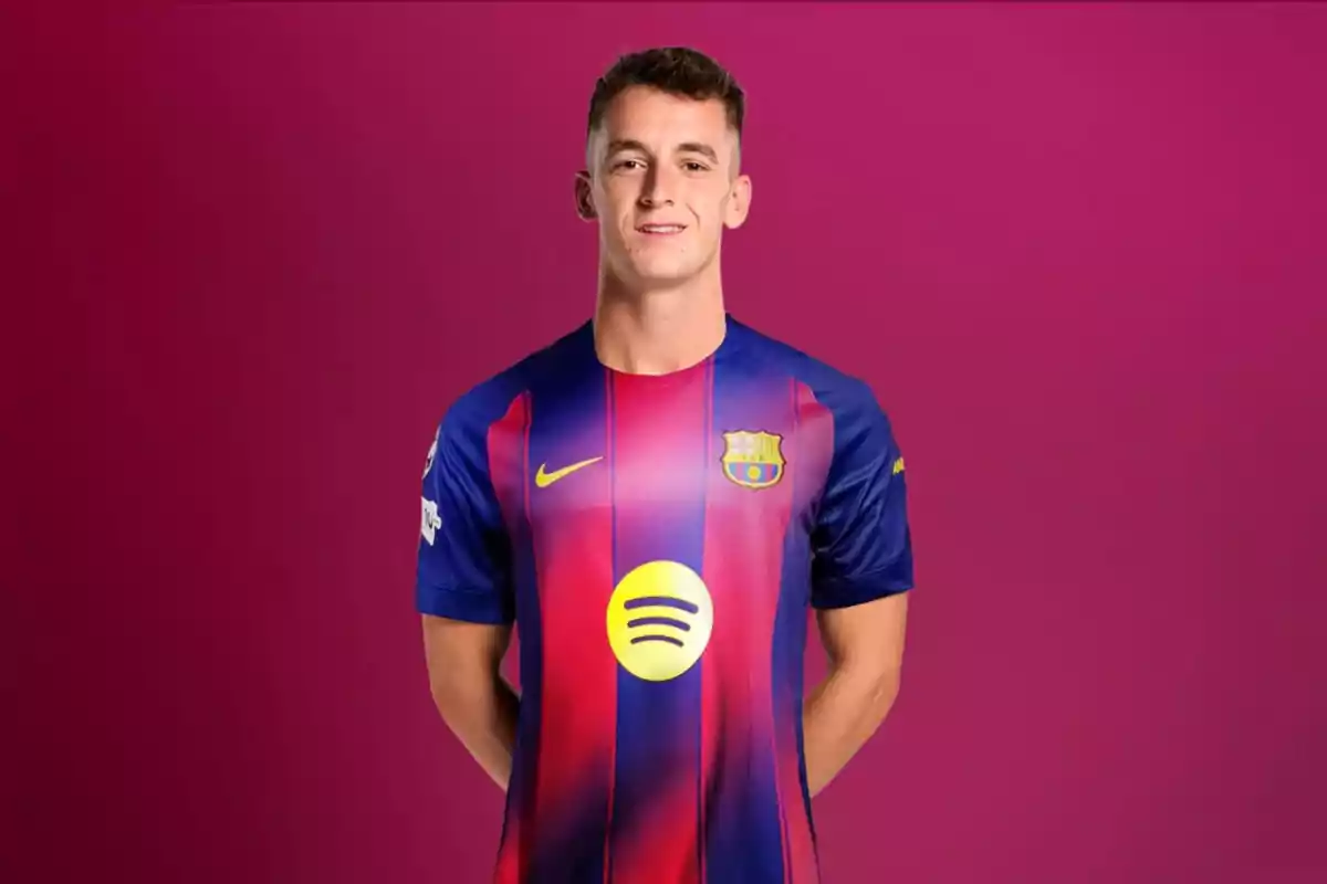 Marc Casadó en la foto oficial del club de esta temporada Marc Casadó en la foto oficial del club de esta temporada