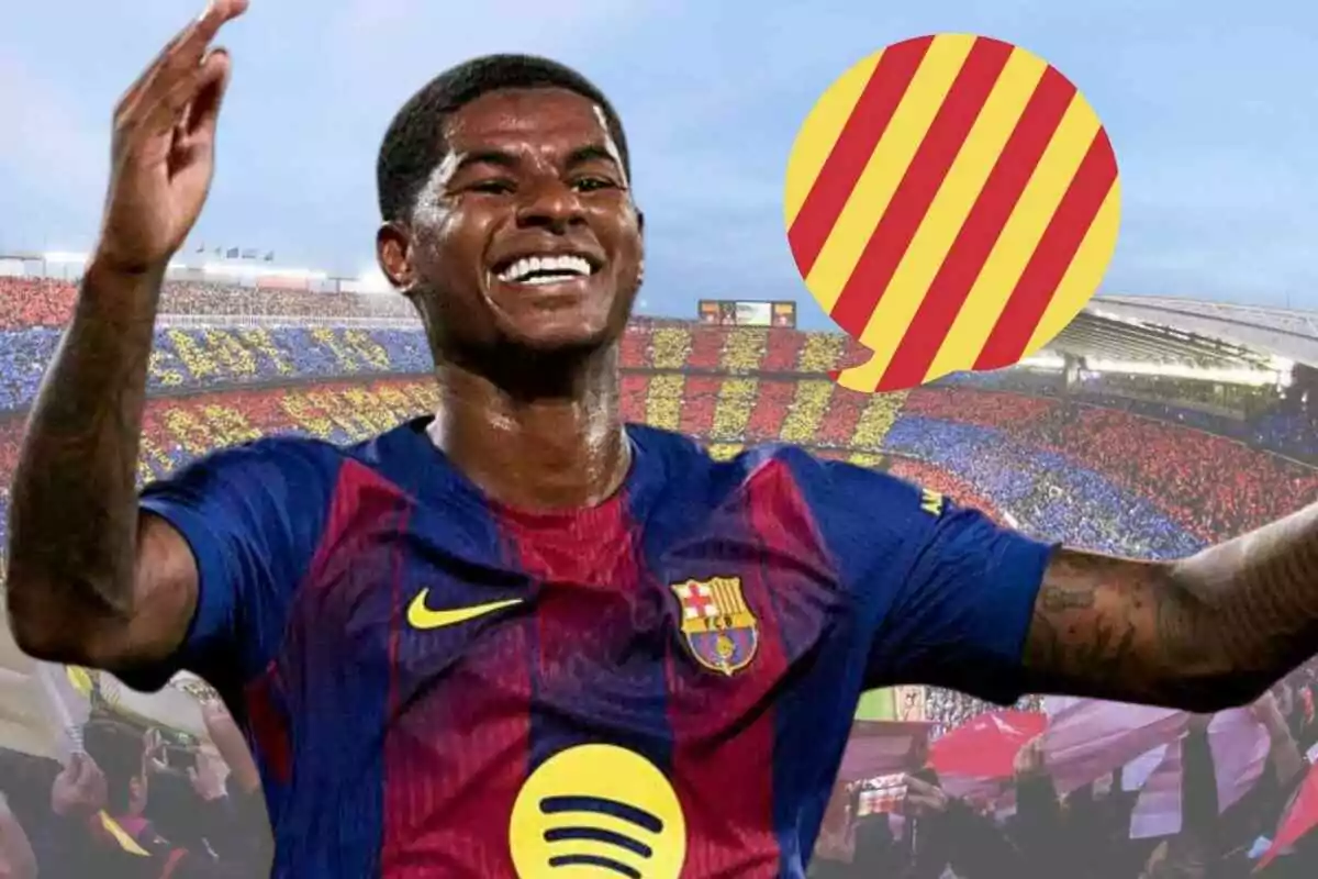 Futbolista somrient amb l’uniforme del Barcelona celebrant en un estadi ple d’aficionats i un globus de diàleg amb la bandera catalana