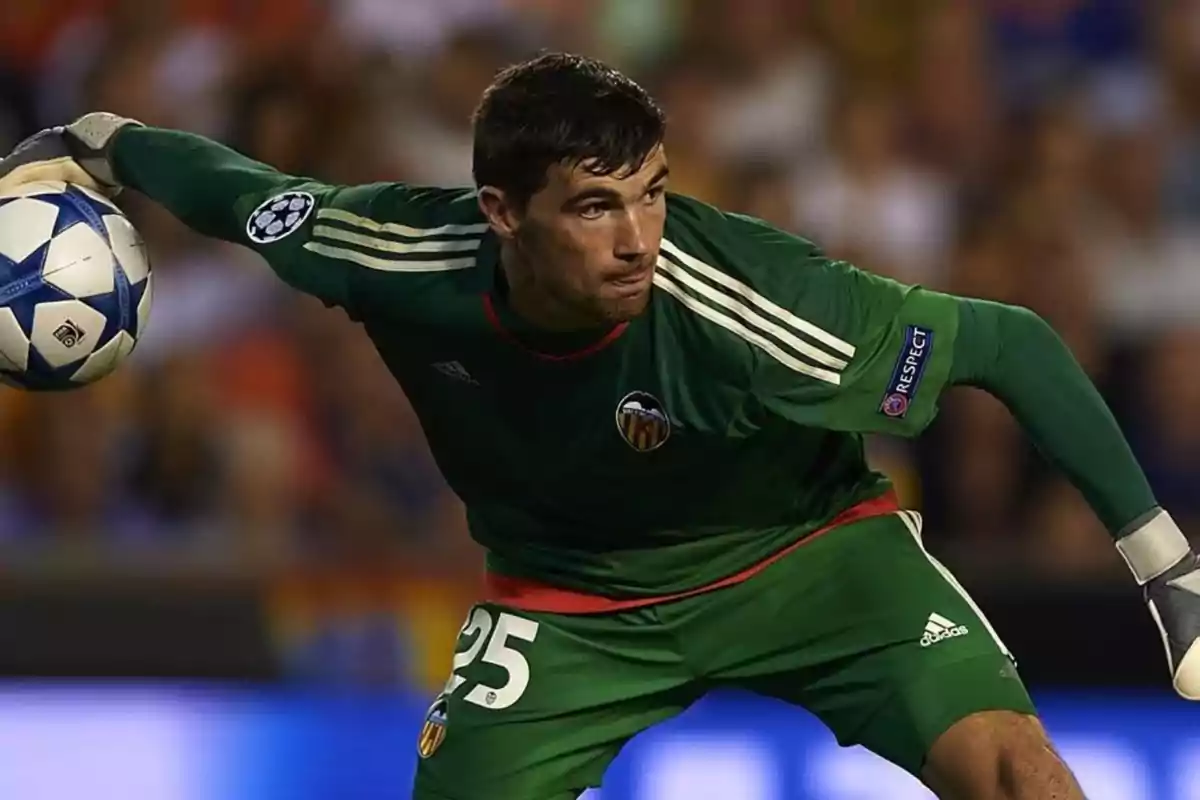 Mathew Ryan en un partido en su experiencia en el Valencia CF Mathew Ryan en un partido en su experiencia en el Valencia CF