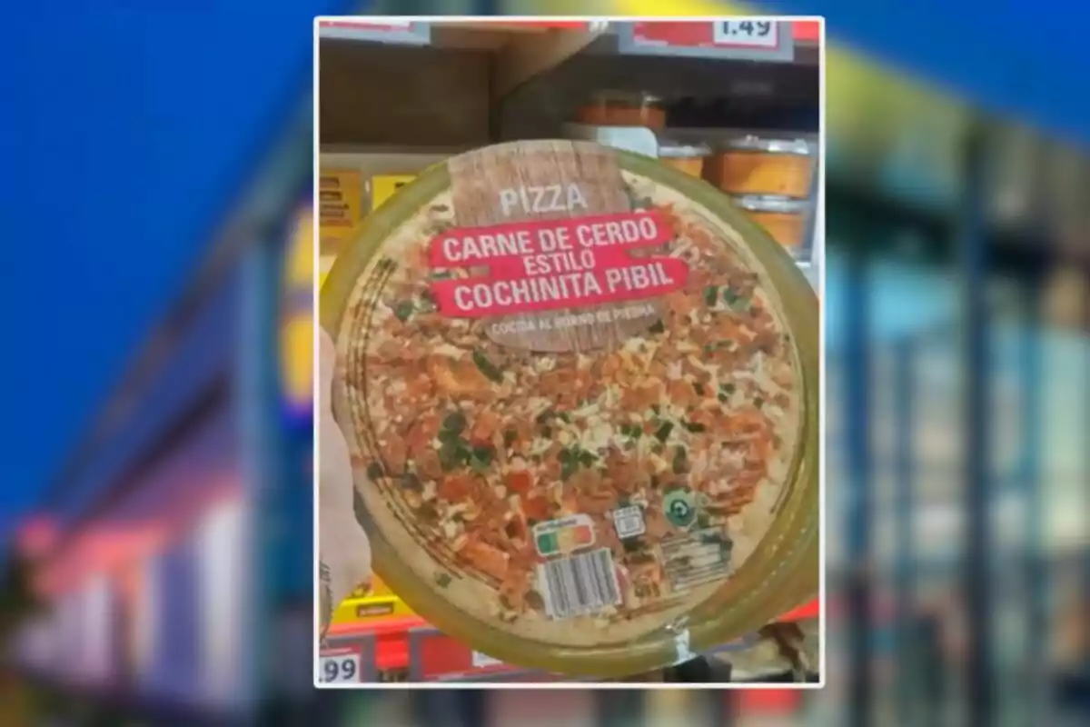 Packaged pizza with cochinita pibil-style pork at a supermarket Packaged pizza with cochinita pibil-style pork at a supermarket