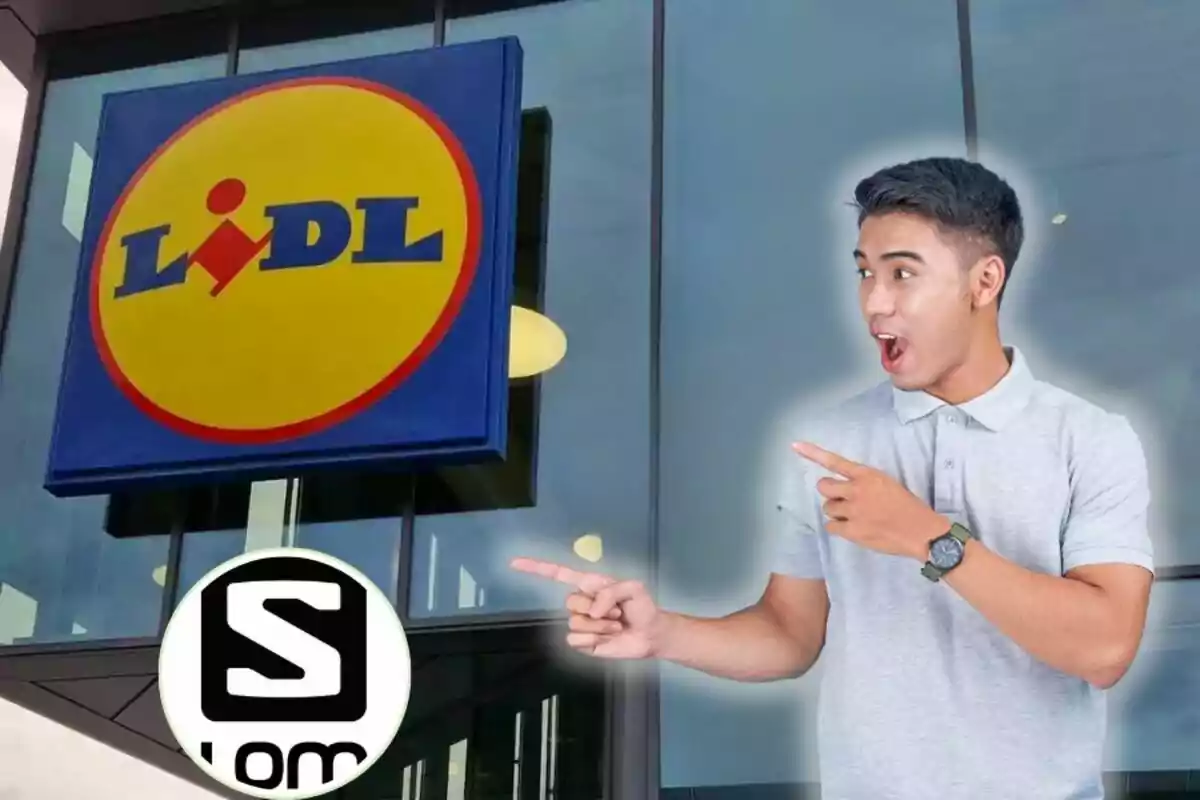 Un hombre con expresión de sorpresa señala con ambas manos el logotipo de Lidl en la fachada de una tienda