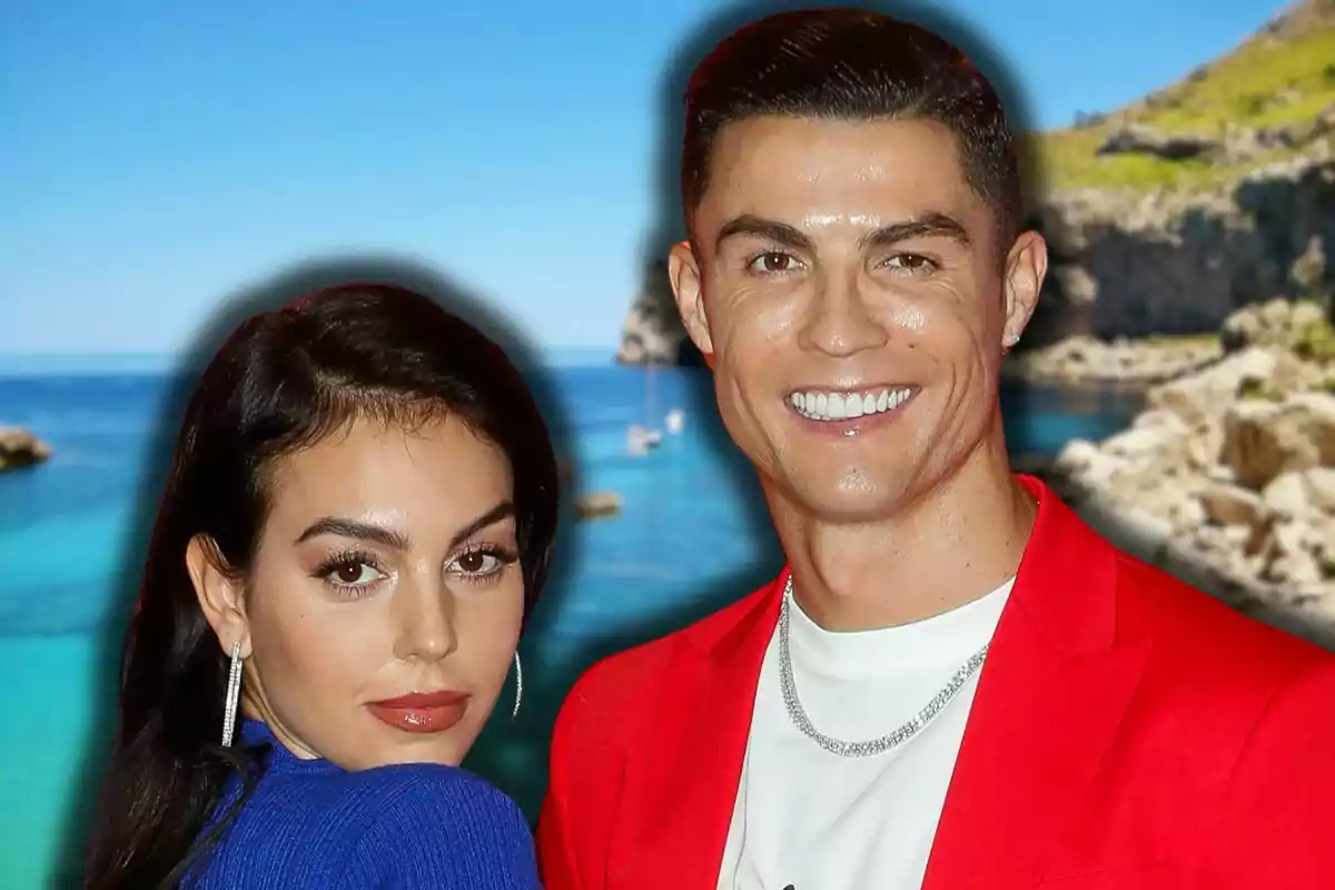 Georgina Rodríguez y Cristiano Ronaldo posando frente a un paisaje de playa con agua azul y rocas al fondo
