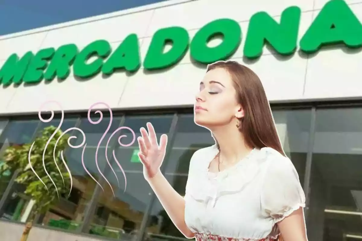 Mujer disfrutando de un aroma agradable frente a una tienda Mercadona
