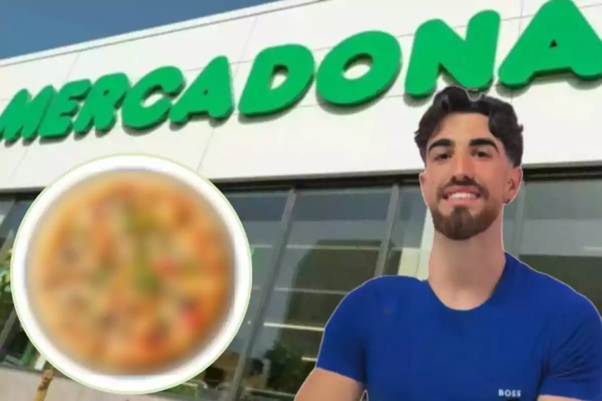 Un home somrient amb samarreta blava és davant d’una botiga Mercadona i una pizza desenfocada apareix en primer pla.