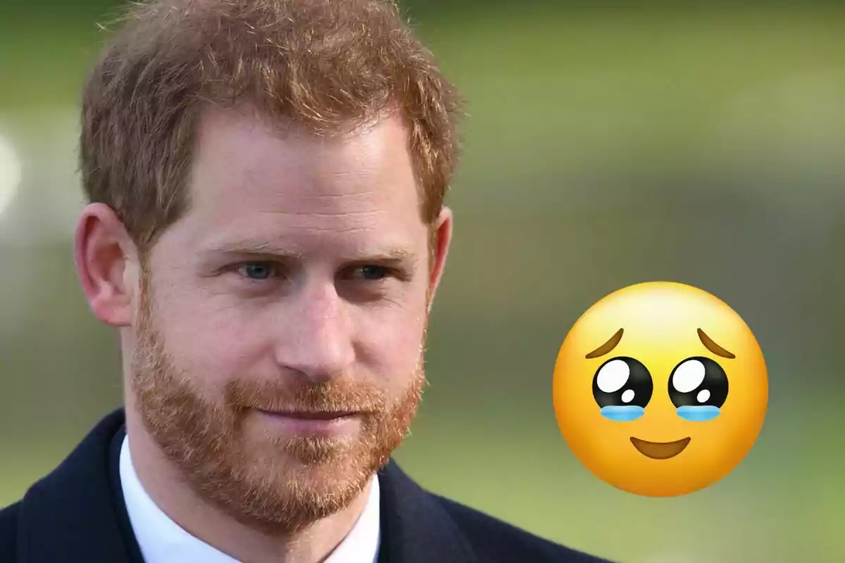 El príncipe Harry mirando al frente junto a un emoji de carita con ojos brillosos y lágrimas de emoción