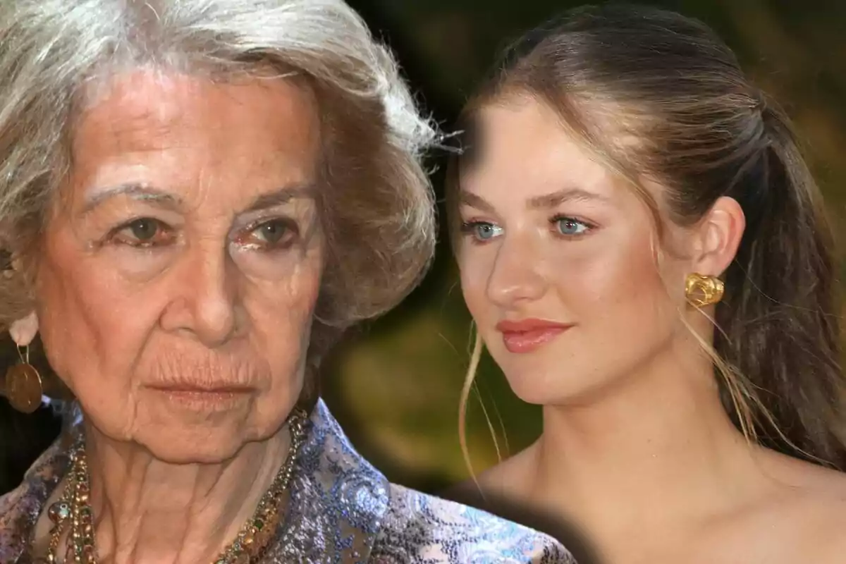 La reina Sofía y la princesa Leonor de diferentes generaciones aparecen en primer plano, una de mayor edad con cabello canoso y expresión seria, y otra joven con cabello rubio recogido y una expresión suave, ambas mirando en direcciones opuestas.