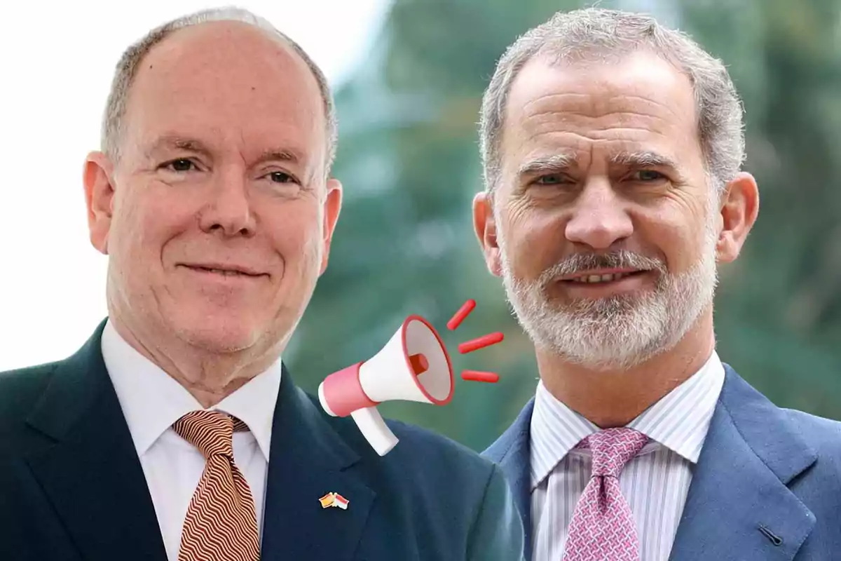 El príncipe Alberto de Mónaco y el rey Felipe sonríen frente a la cámara con un megáfono dibujado entre ellos