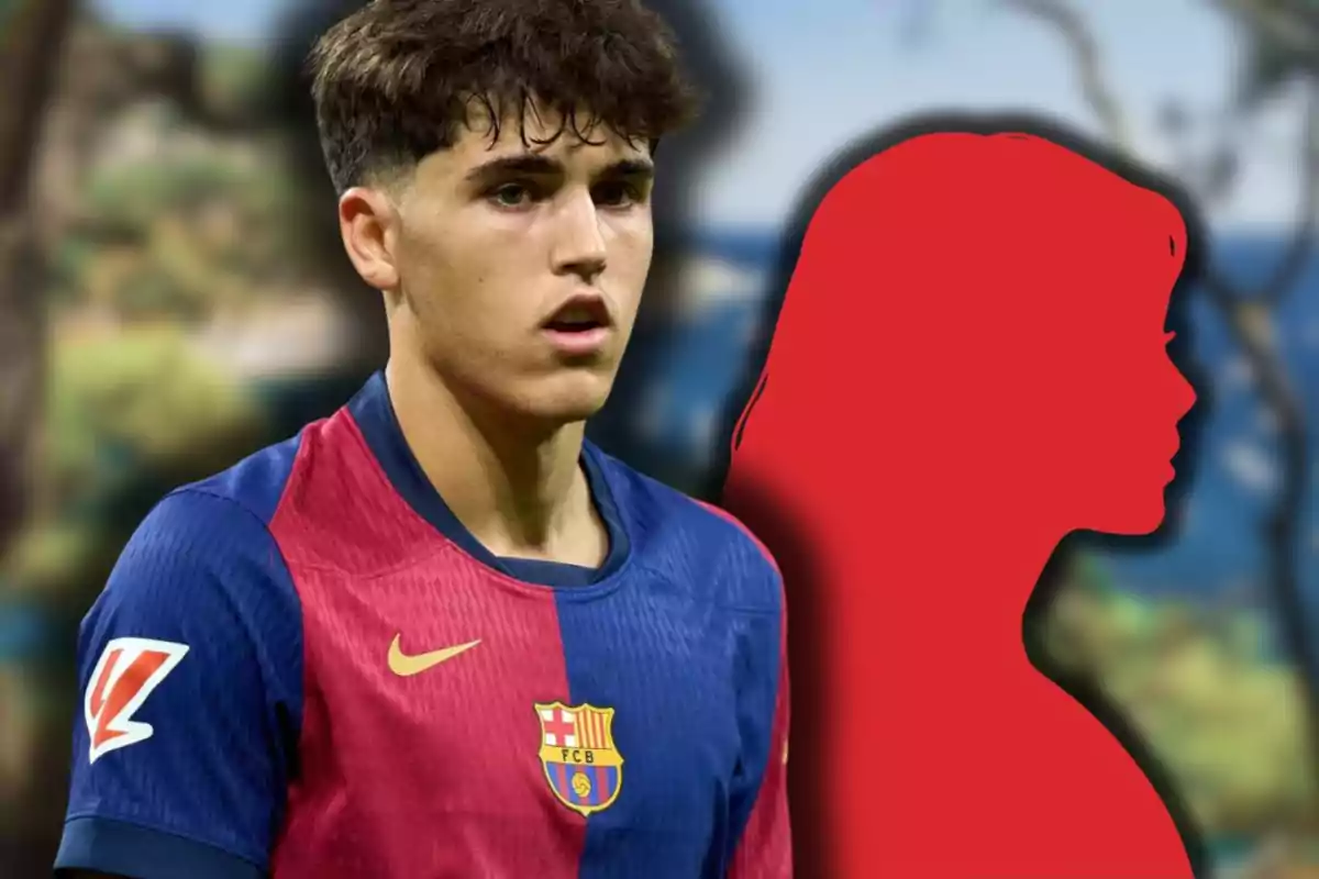 Joven futbolista con camiseta del Barcelona junto a la silueta roja de una persona en el fondo desenfocado