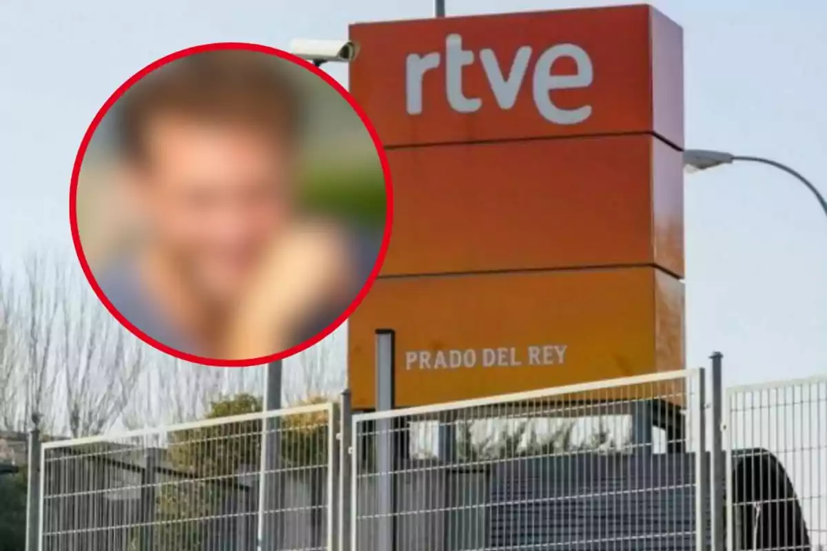 Cartell de RTVE Prado del Rey amb una persona desenfocada en un cercle vermell en primer pla