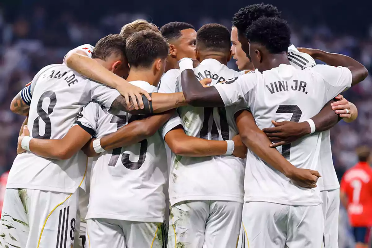 Real Madrid players celebrate the goal against Osasuna in the first matchday of the 2025/26 LaLiga season. Real Madrid players celebrate the goal against Osasuna in the first matchday of the 2025/26 LaLiga season.
