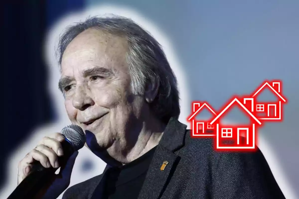 Home gran amb micròfon a la mà i dibuixos de cases vermelles al fons