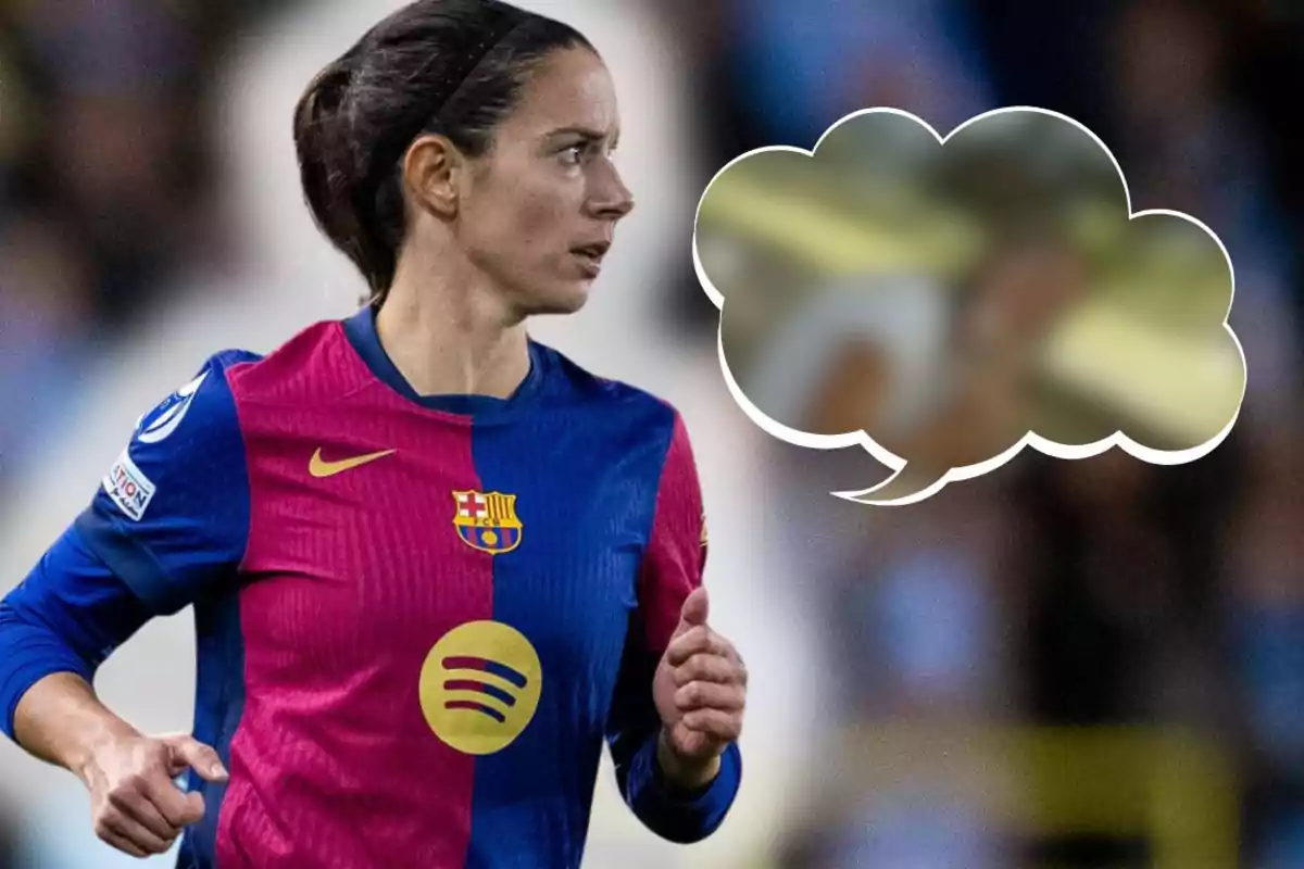 Futbolista del Barcelona femení amb una bombolla de pensament borrosa al seu costat