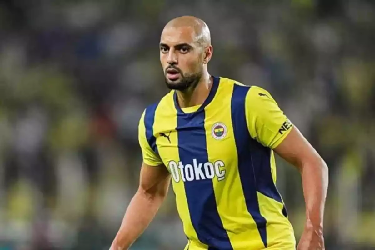 Amrabat en un partit amb el Fenerbahçe Amrabat en un partit amb el Fenerbahçe