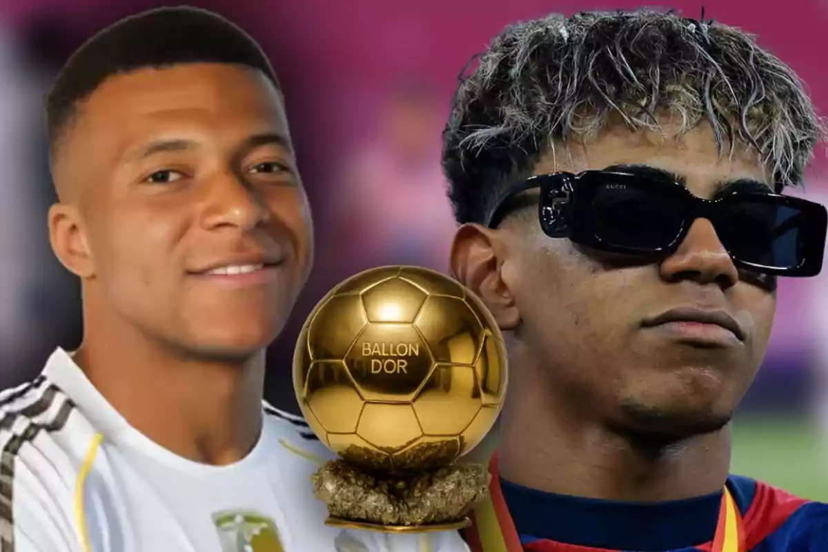 Dos futbolistes joves amb una pilota d’or al centre