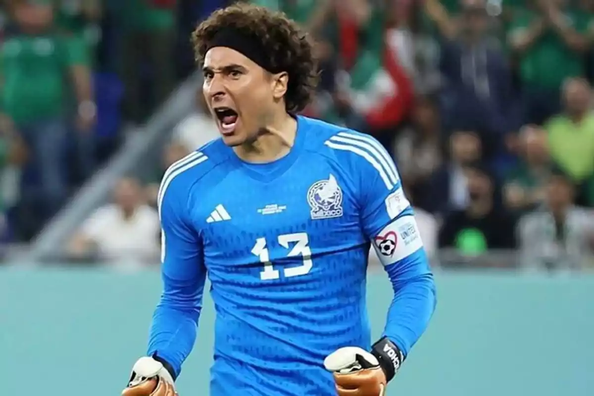 Memo Ochoa en un partit amb la selecció mexicana Memo Ochoa en un partit amb la selecció mexicana